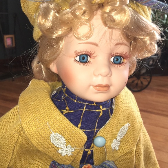 Debbie Visconti Porcelain Doll - Picture 3 of 5